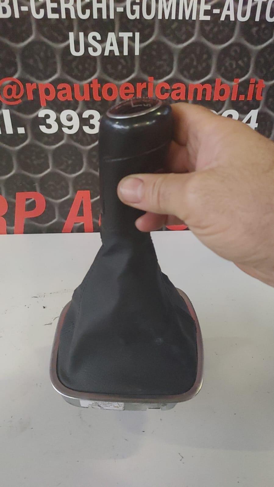 Pomello con cuffia cambio VOLKSWAGEN Polo 5° Serie