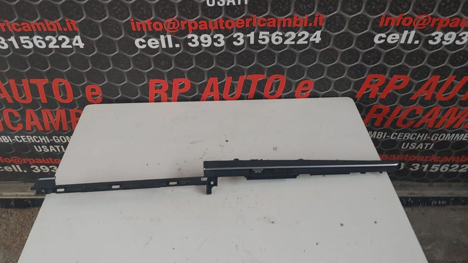 Modanatura Centrale Cruscotto TOYOTA Prius 3° Serie