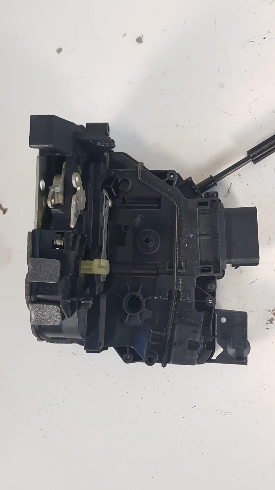 Serratura Anteriore Sinistra FORD B - Max Berlina