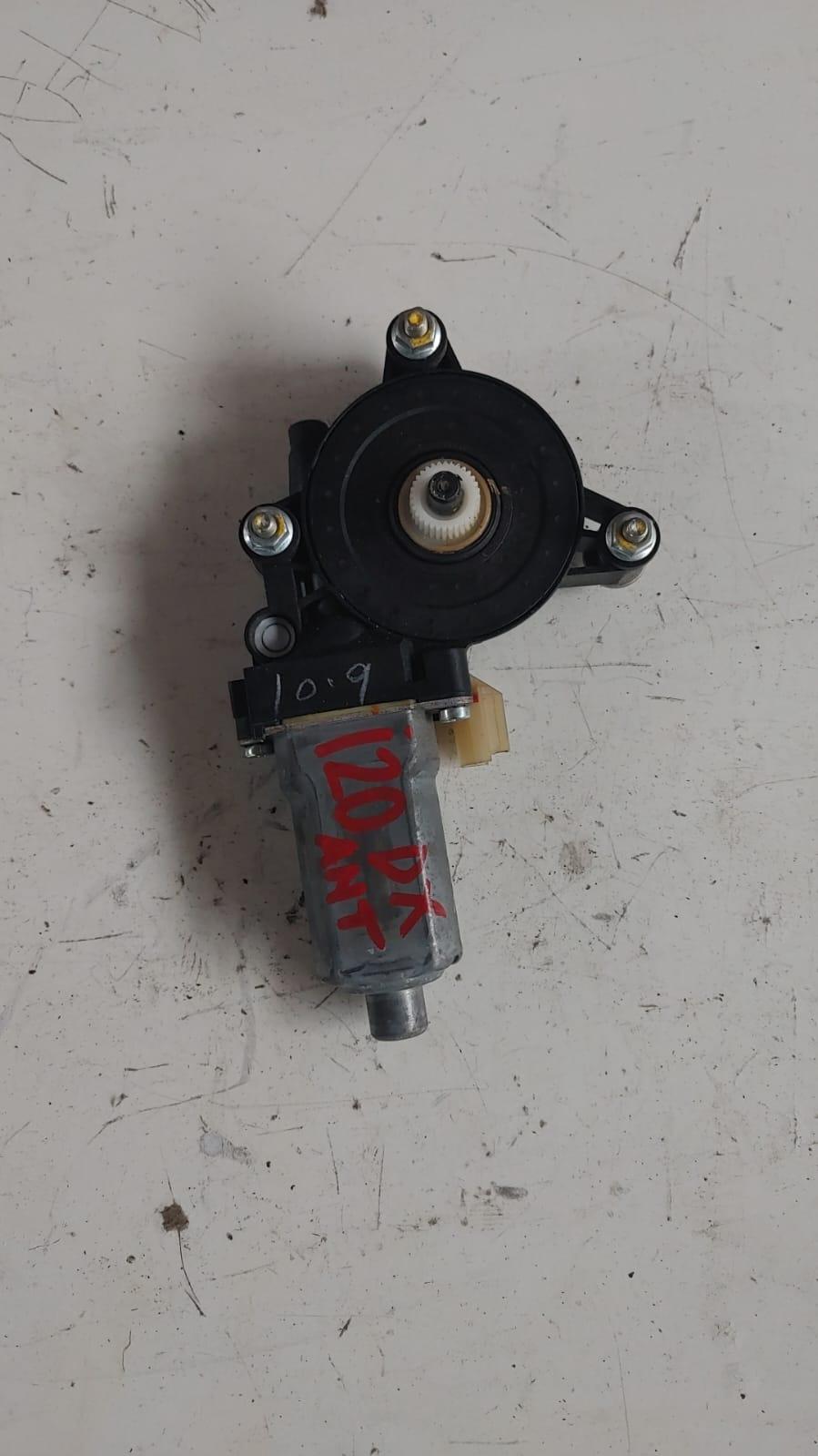 Motorino Alzavetro anteriore destra HYUNDAI i20 2° Serie