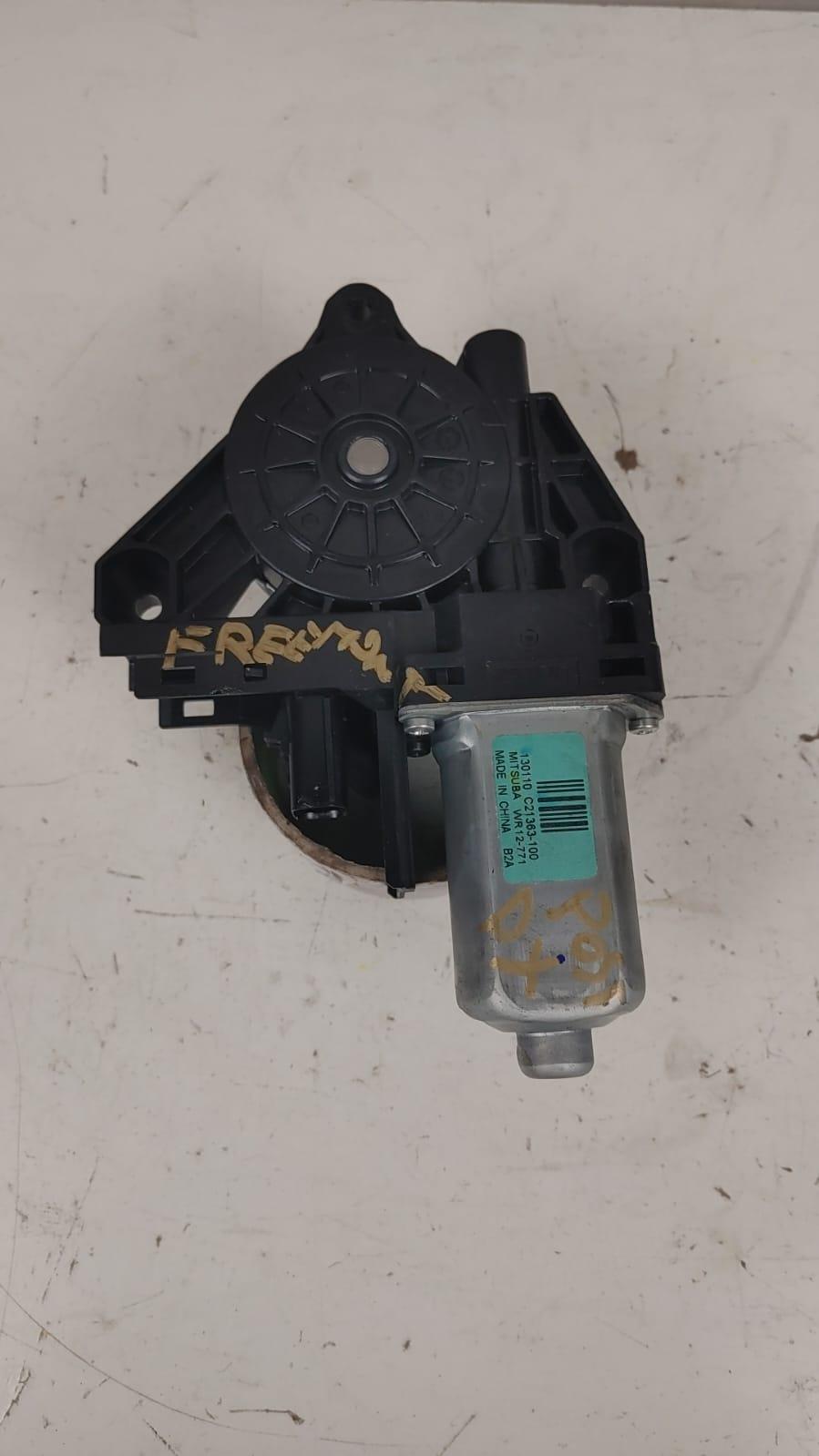 Motorino Alzavetro posteriore destra FIAT Freemont 1° Serie