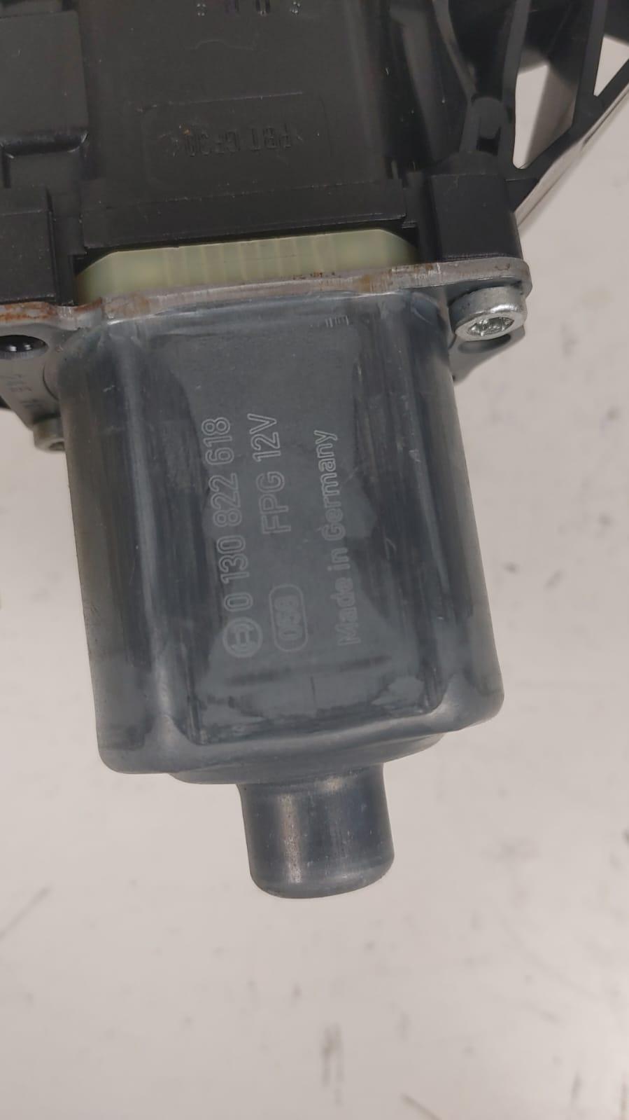 Motorino Alzavetro Anteriore Sinistro FORD Fiesta 6° Serie