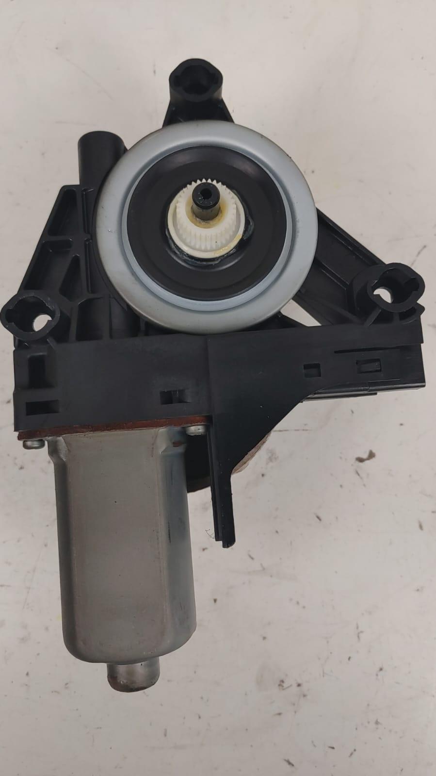 Motorino Alzavetro anteriore destra VOLVO V40 Serie (16>)