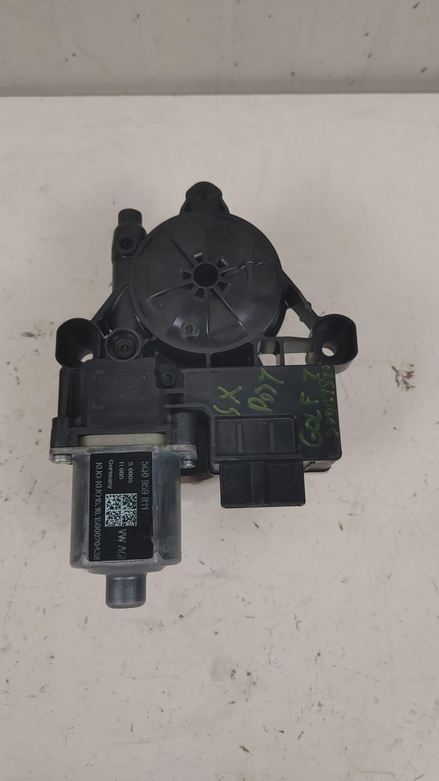 Motorino Alzavetro Posteriore Sinistro VOLKSWAGEN Golf 7 Sportsvan (14>)