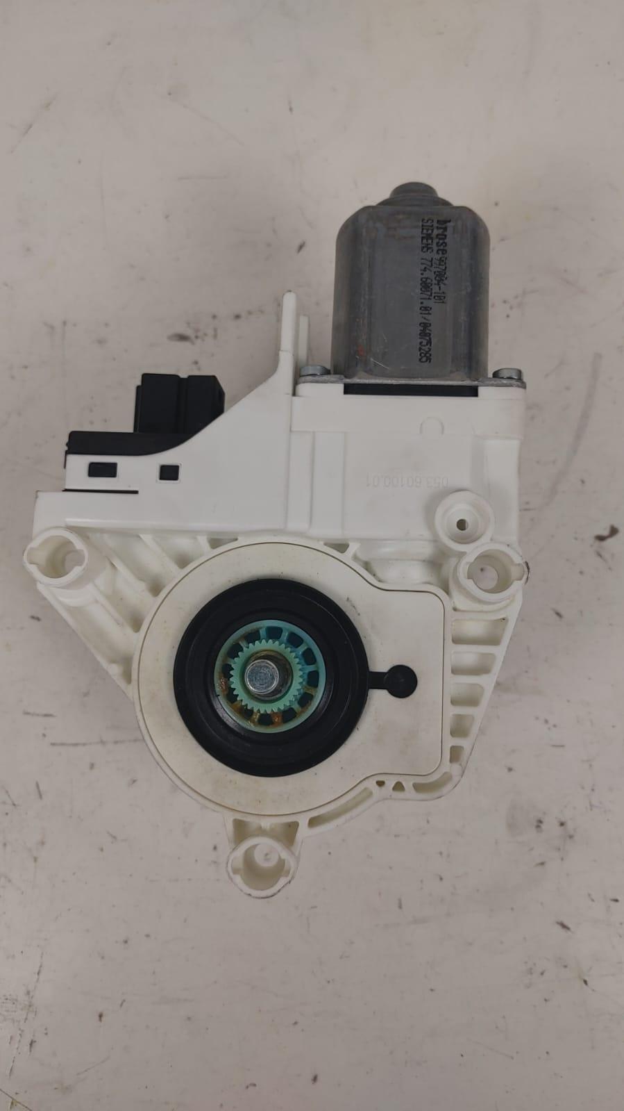 Motorino Alzavetro posteriore destra AUDI A6 Avant Serie C6 (4F5) (04>12)