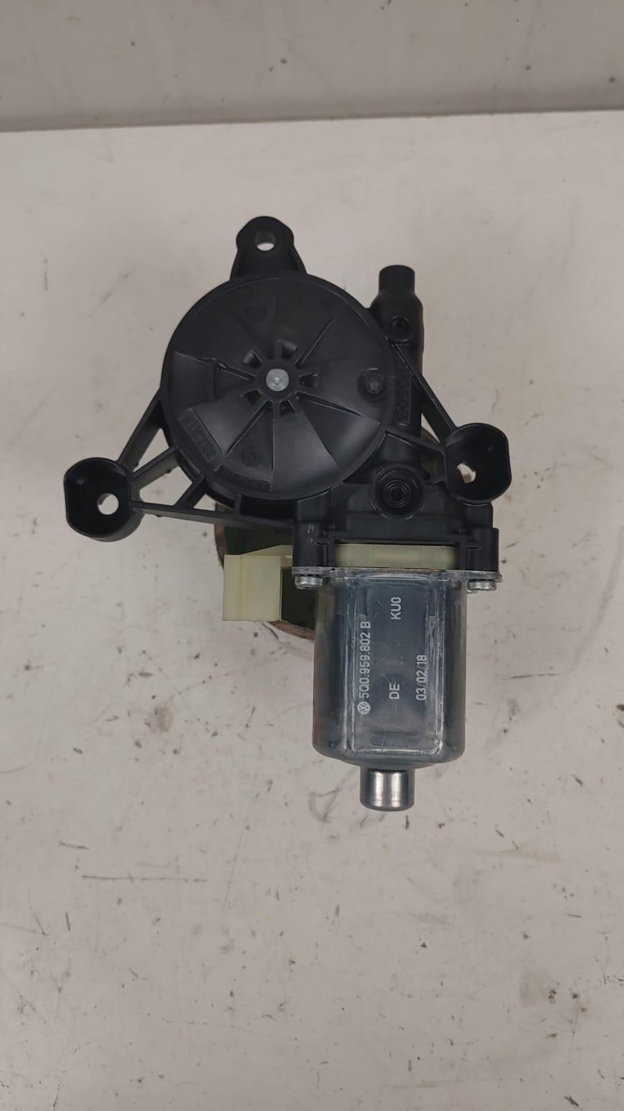 Motorino Alzavetro anteriore destra SKODA Octavia S.Wagon 5° Serie (5E5) (16>20)