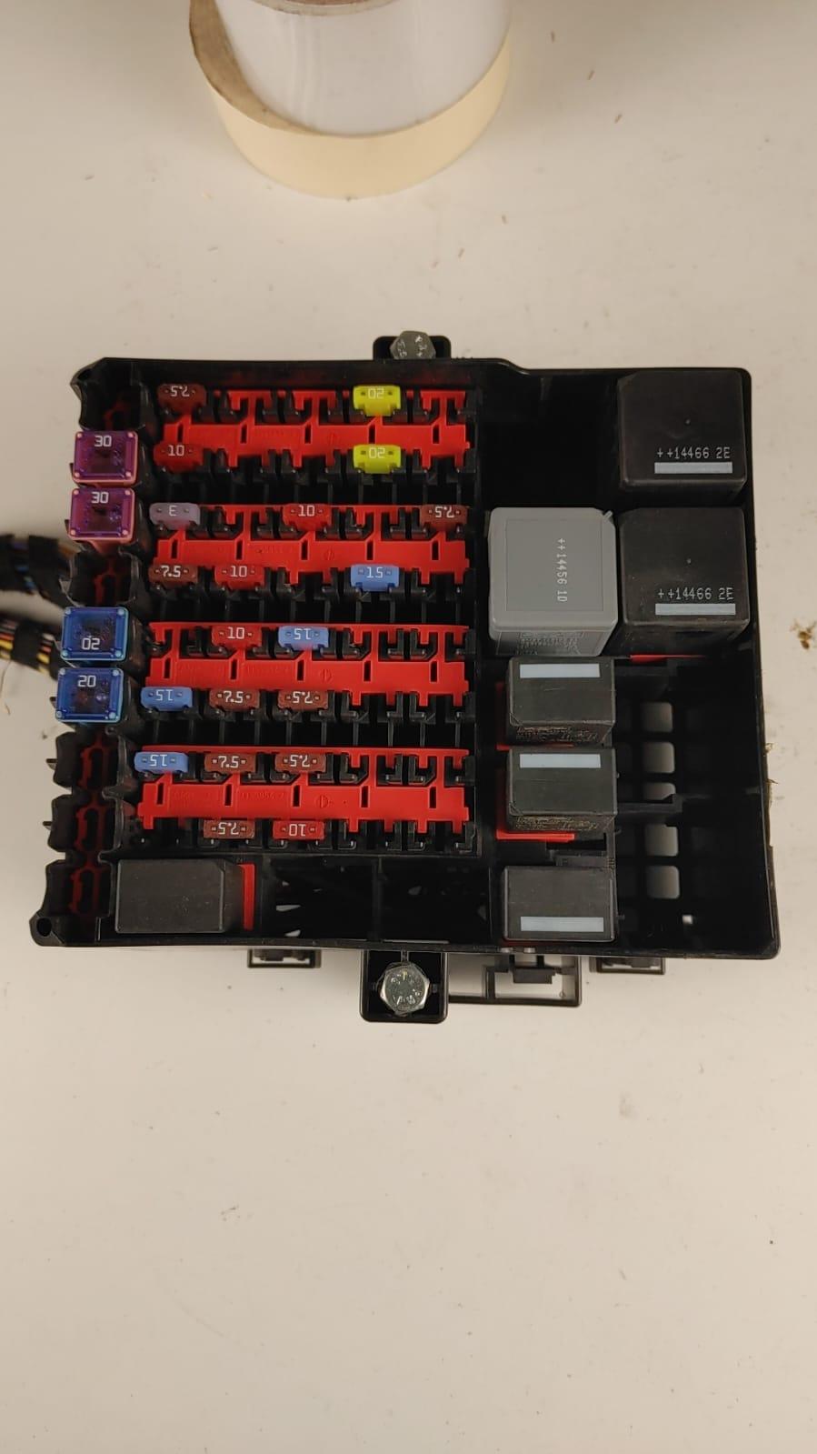 box contenitore porta fusibili FORD B - Max Berlina