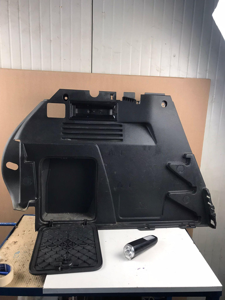 Pannello Baule Posteriore Destro PEUGEOT 3008 Serie (16>23)