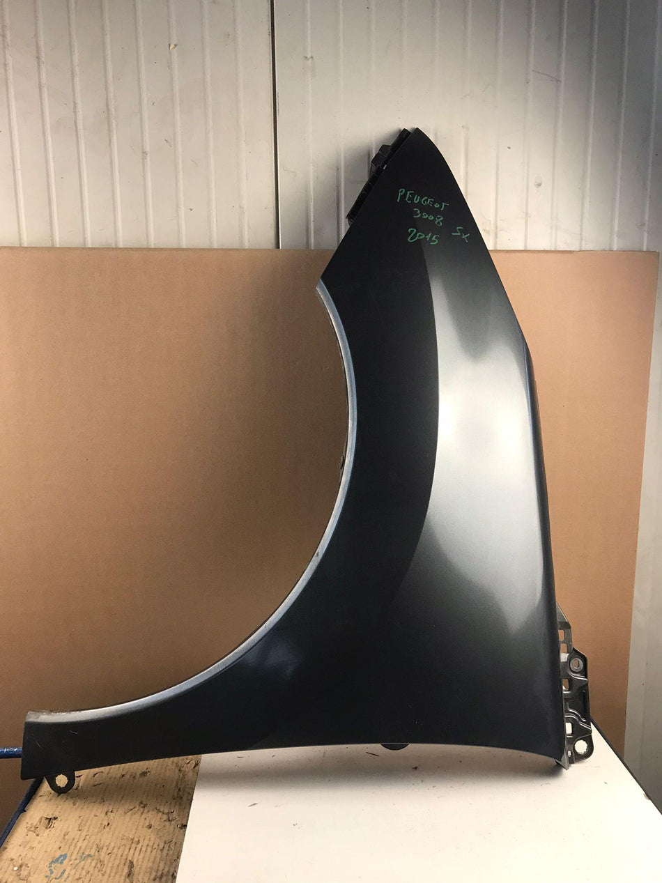 Parafango Anteriore Sinistro PEUGEOT 3008 Serie (16>23)