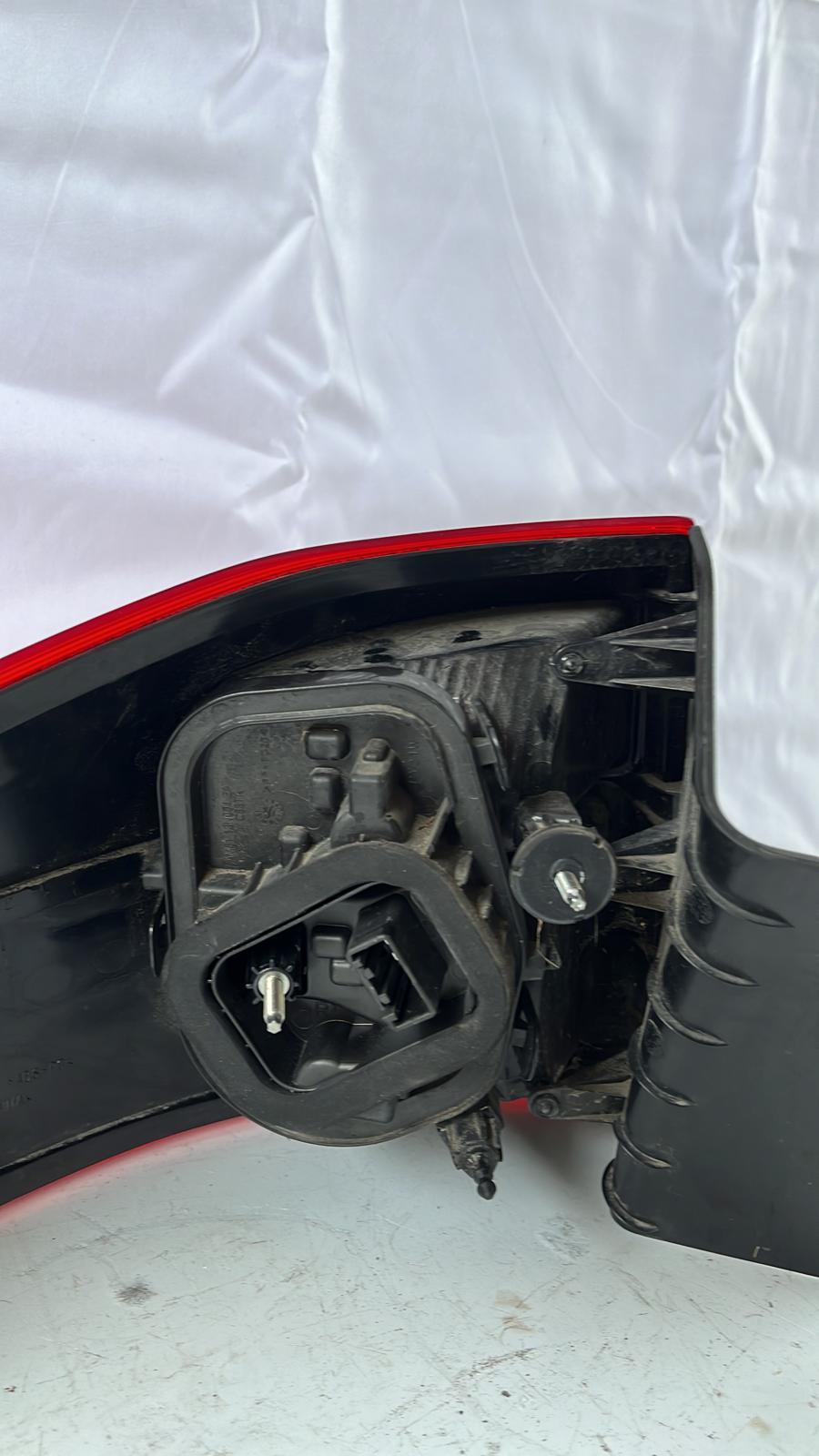 Stop fanale posteriore Destro FORD C - Max Serie (10>)