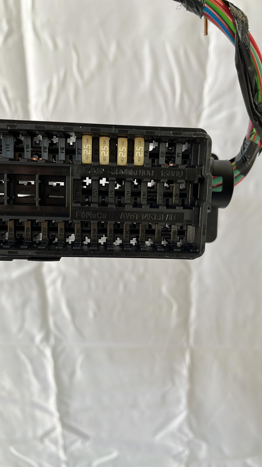 box contenitore porta fusibili FORD C - Max Serie (10>)