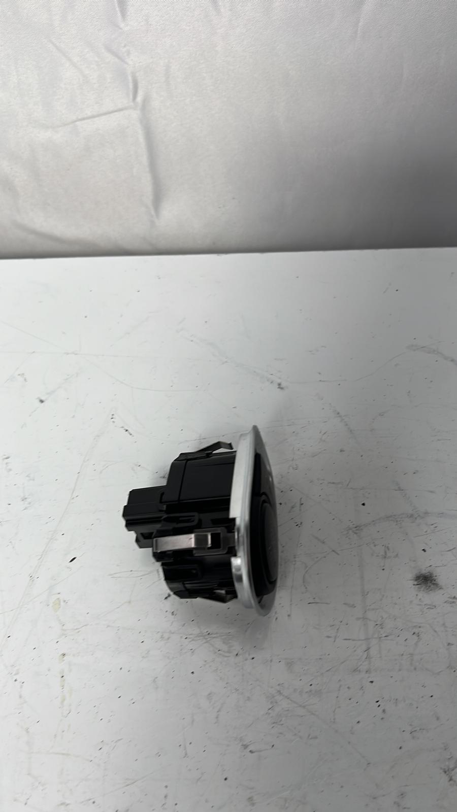 Pulsante interruttore accensione BMW Serie 3 F30 Berlina