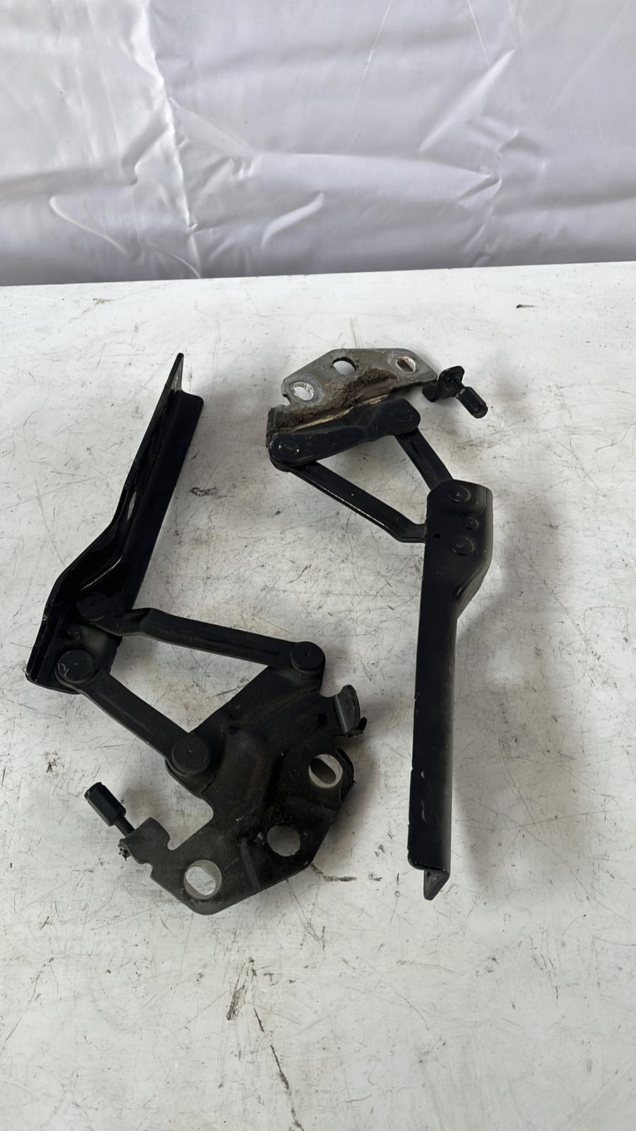 Cerniere cofano anteriore dx e sx VOLKSWAGEN Passat Variant 4° Serie