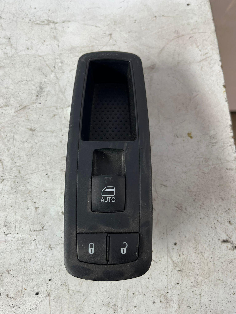 Pulsantiera Anteriore Destra FIAT Freemont 1° Serie