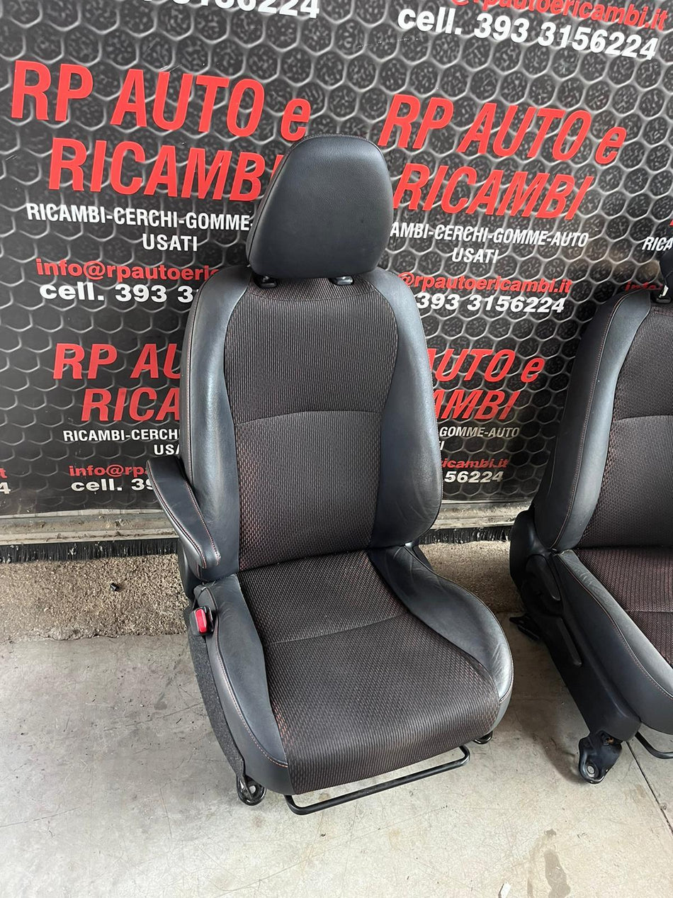 Sedili TOYOTA Yaris Serie (14>16)