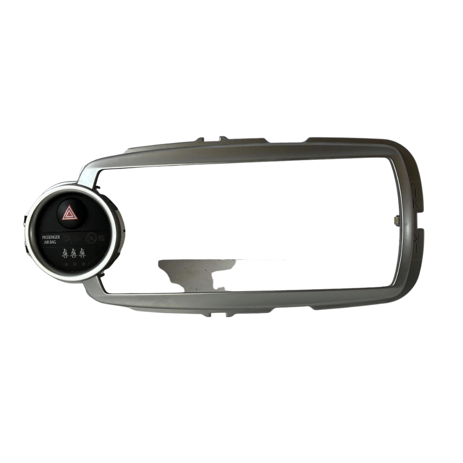 Modanatura Centrale Cruscotto TOYOTA Yaris Serie (14>16)