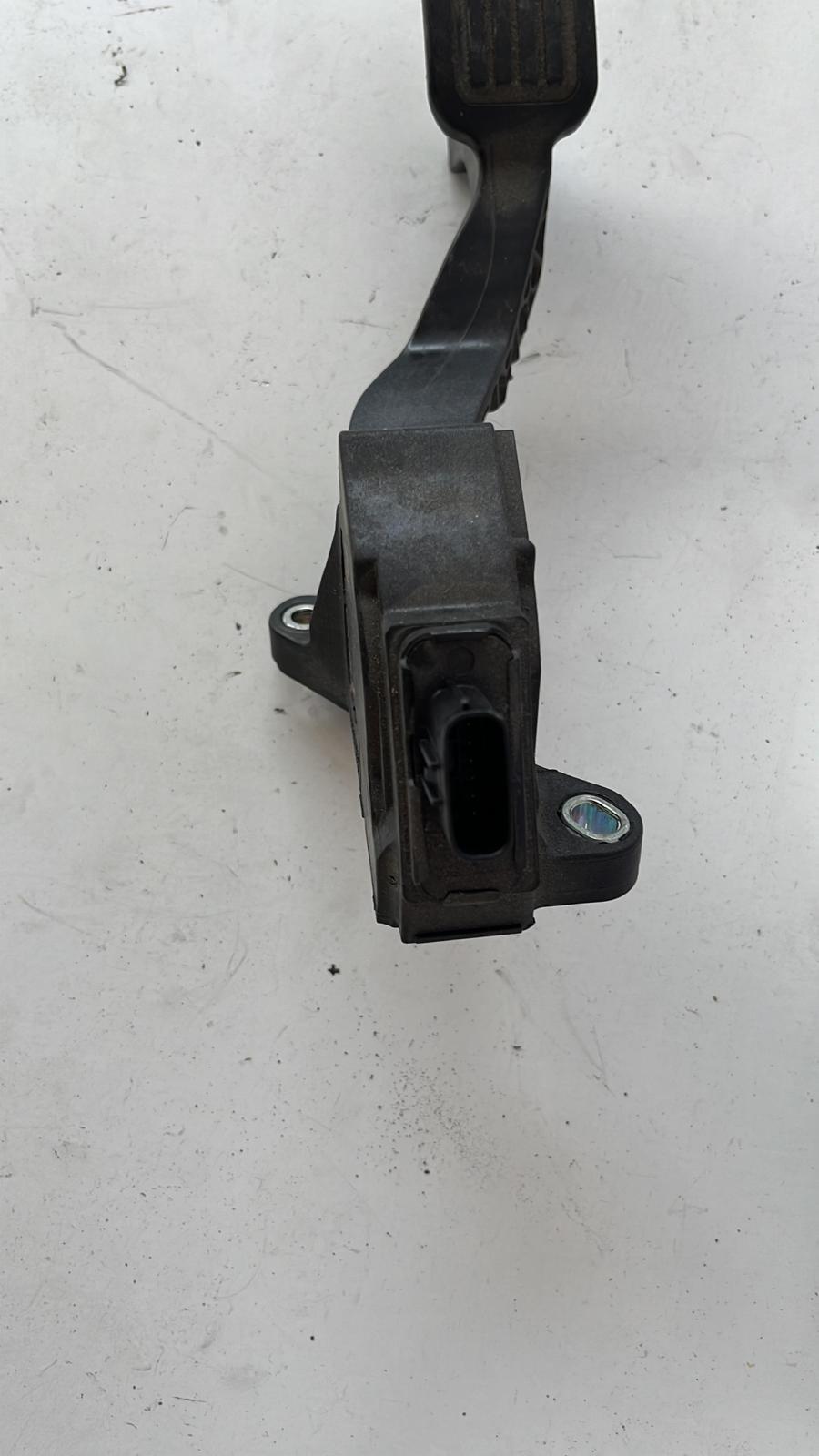 Pedale acceleratore TOYOTA Yaris Serie (14>16)