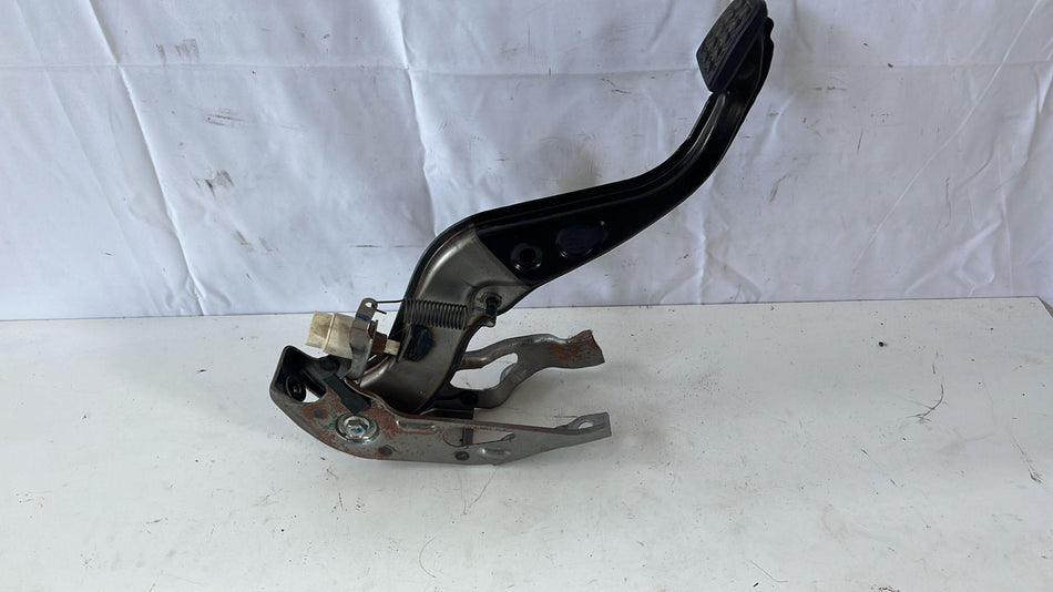 Pedale Freno TOYOTA Yaris Serie (14>16)