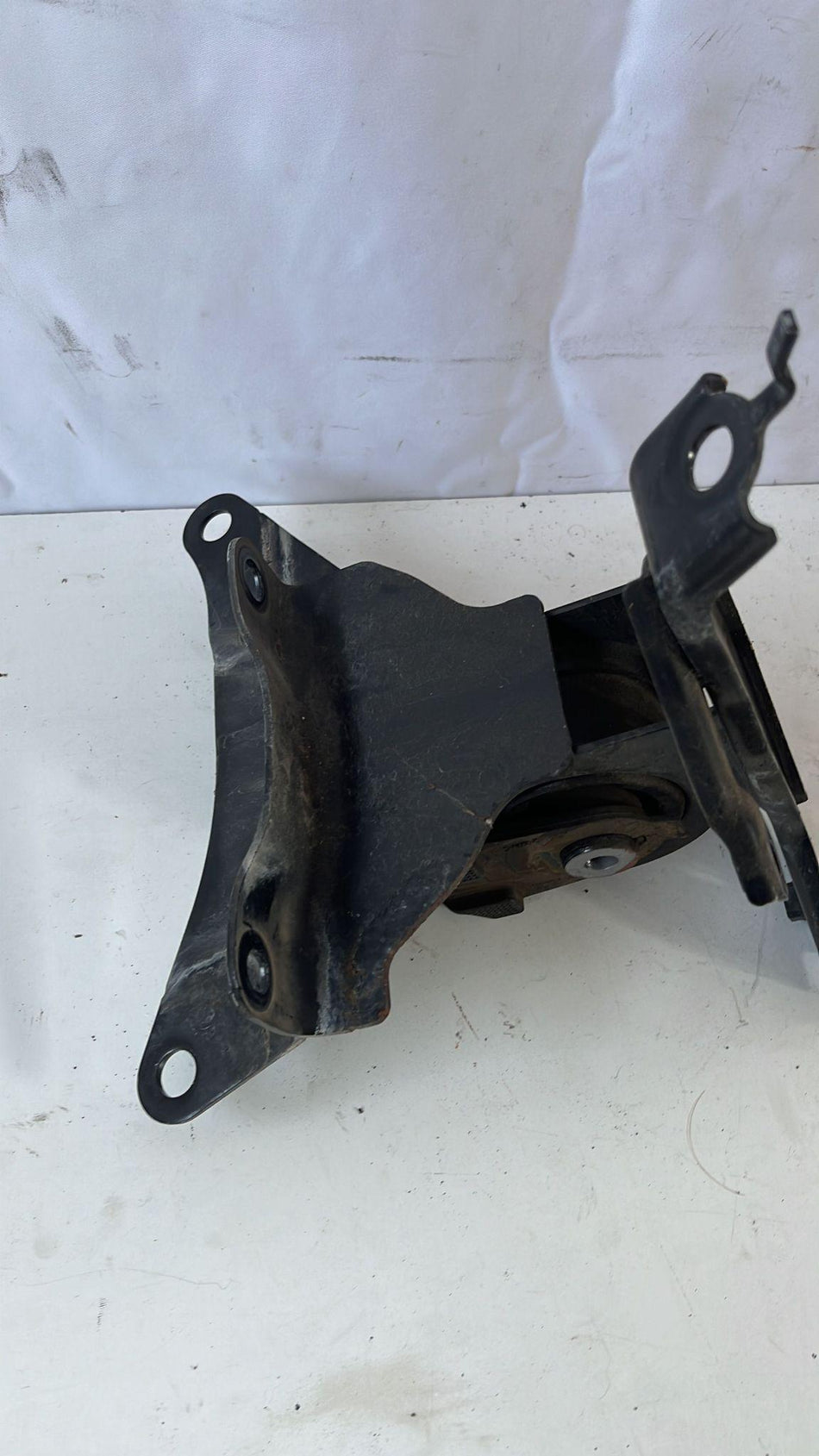 Supporto motore TOYOTA Yaris Serie (14>16)