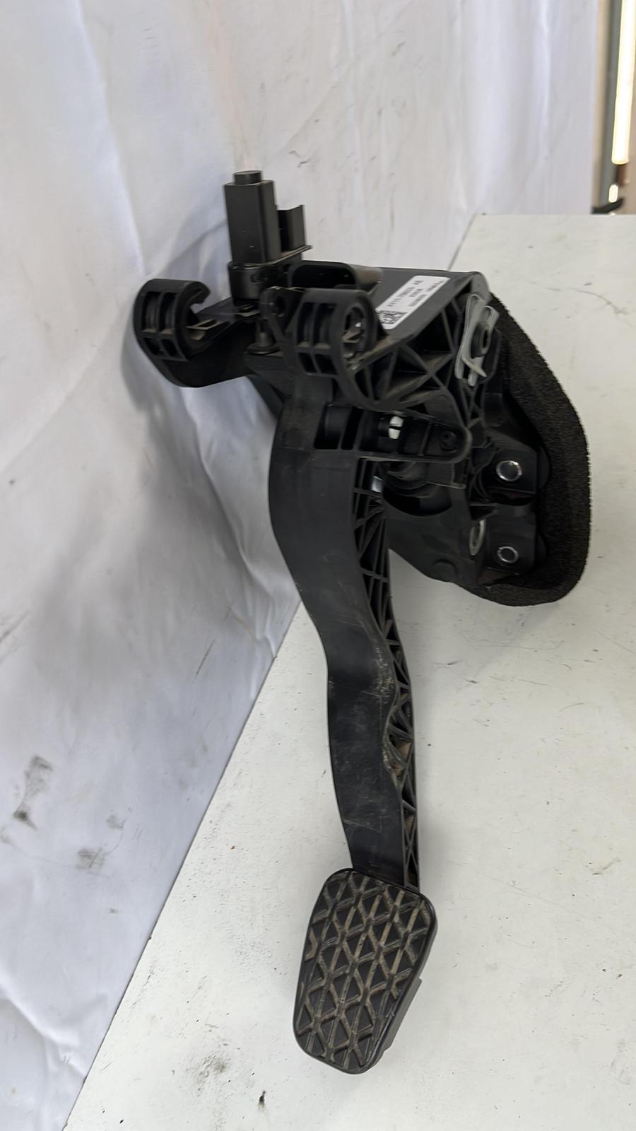 Pedale frizione FORD Fiesta 6° Serie Restyling