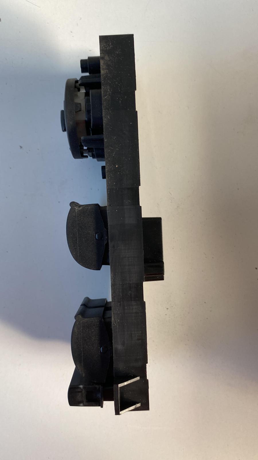 Pulsantiera Anteriore Sinistra FORD Focus Berlina 3° Serie