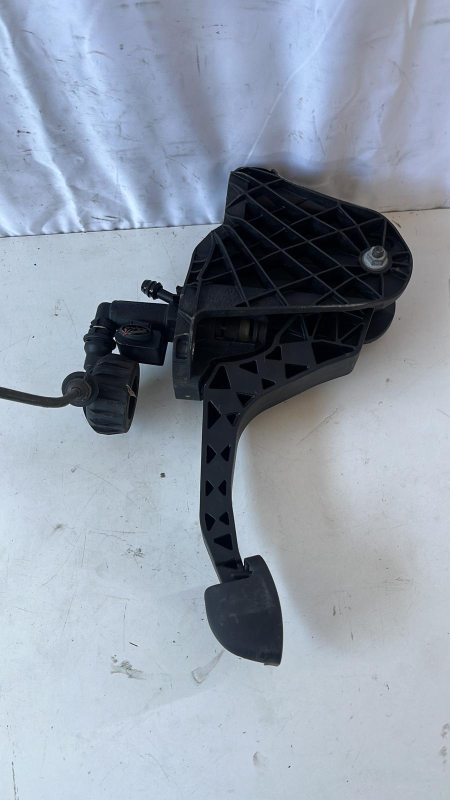 Pedale frizione AUDI TT Serie (8J3) (06>14)
