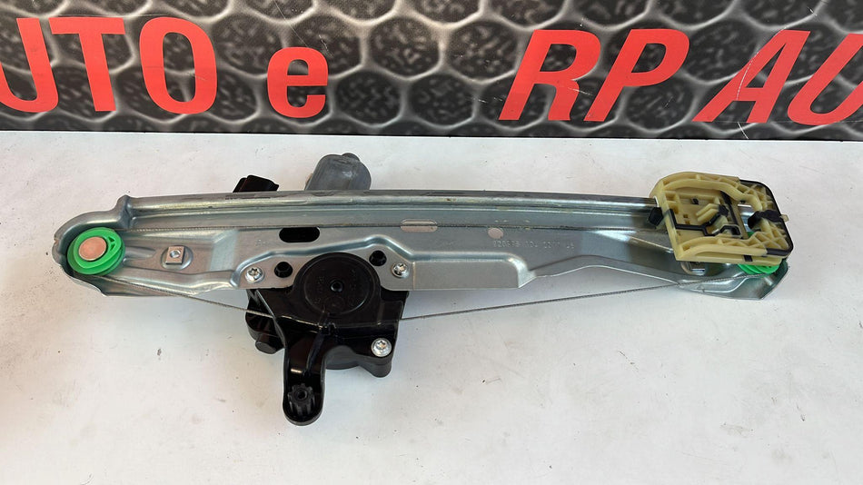 Motorino Alzavetro posteriore destra FORD C - Max Serie (10>)