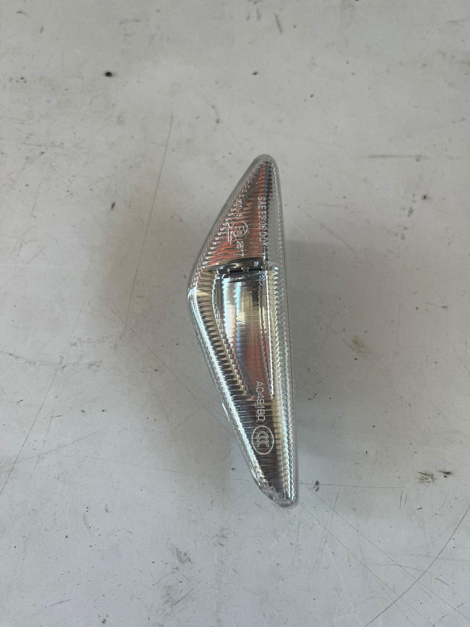 Freccia SX parafango BMW X3 2° Serie