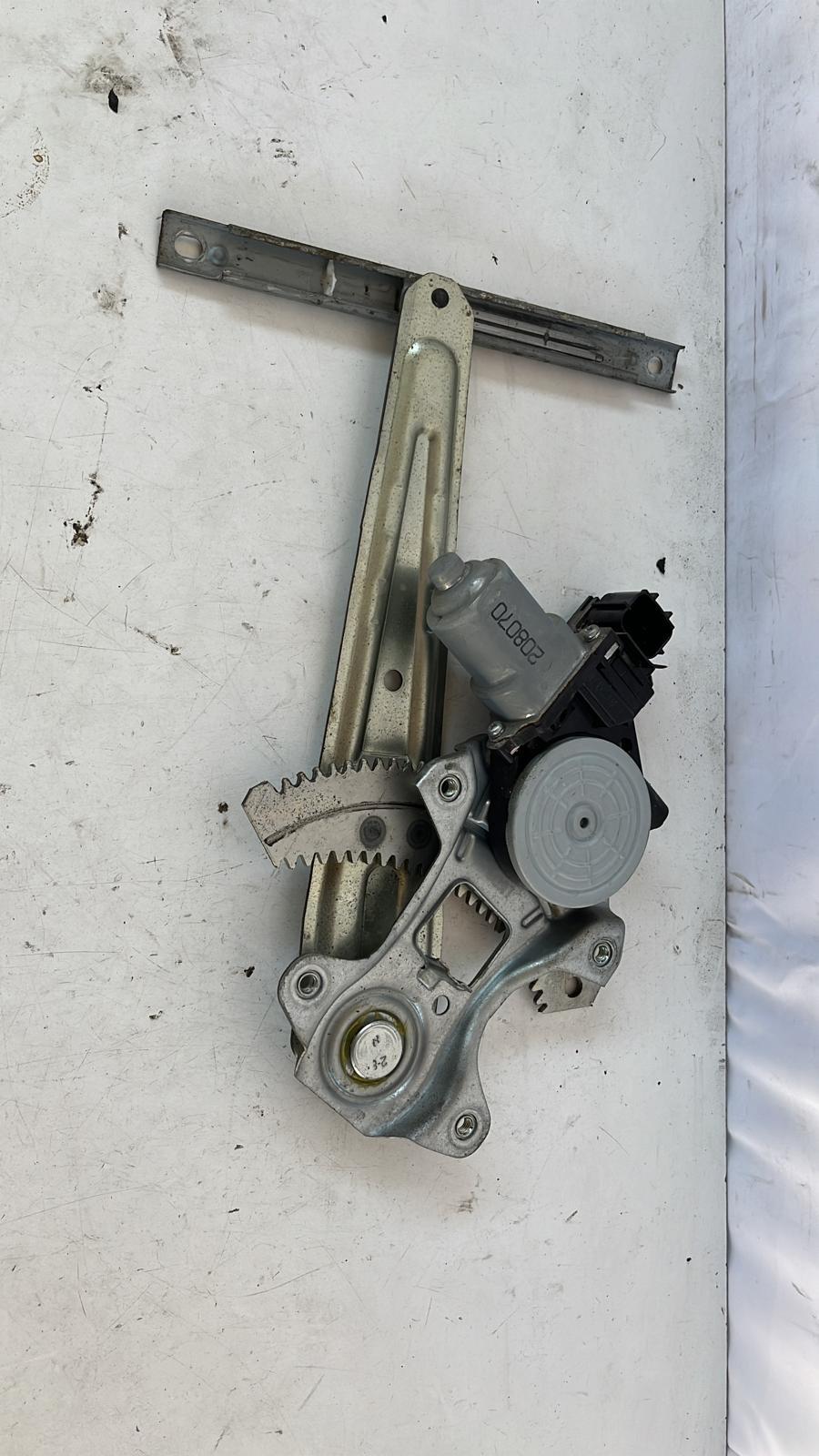 Motorino Alzavetro posteriore destra NISSAN Juke Serie (F16) (19>)