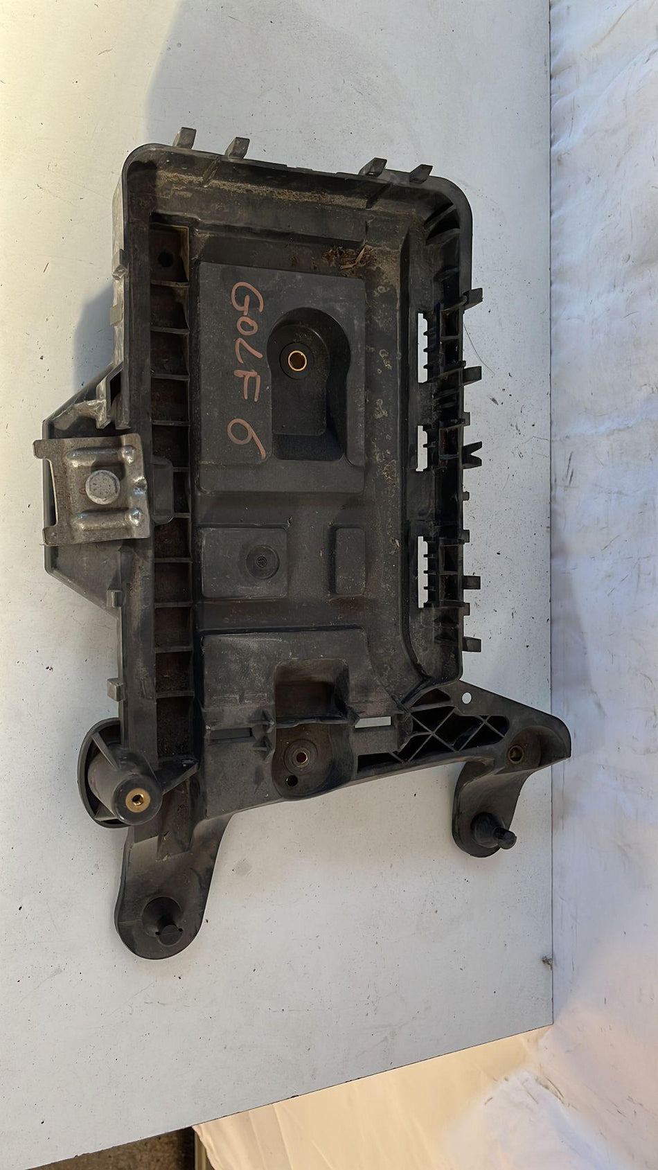 Alloggio Batteria VOLKSWAGEN Golf 6 Berlina (08>12)