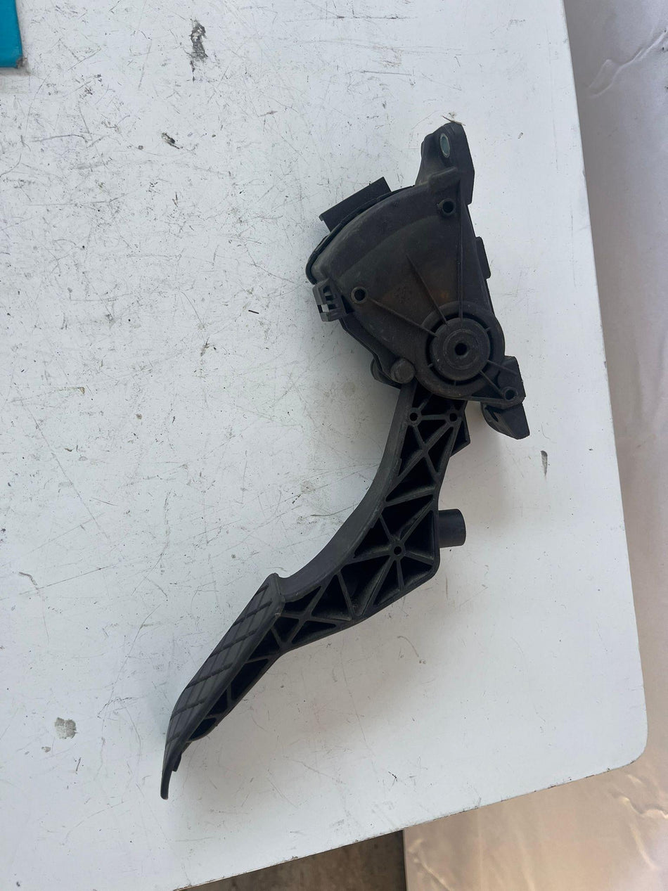Pedale acceleratore VOLKSWAGEN Transporter T5 4° Serie