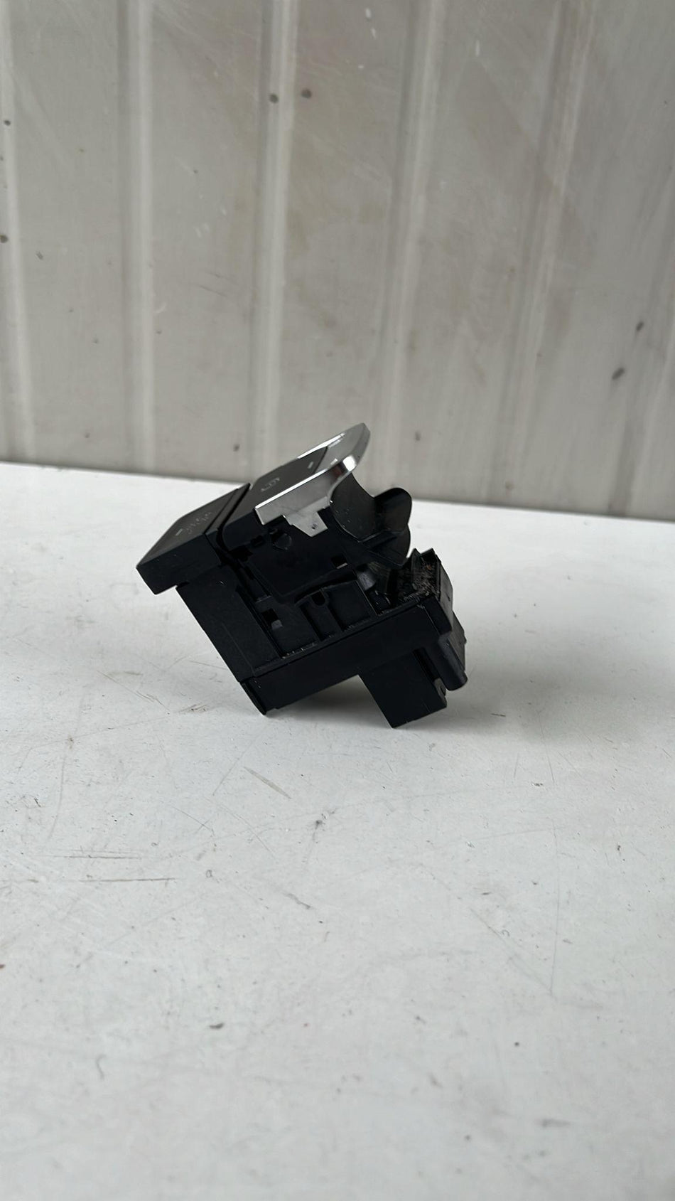Pulsante freno di stazionamento VOLKSWAGEN Golf 7 Berlina (12>)