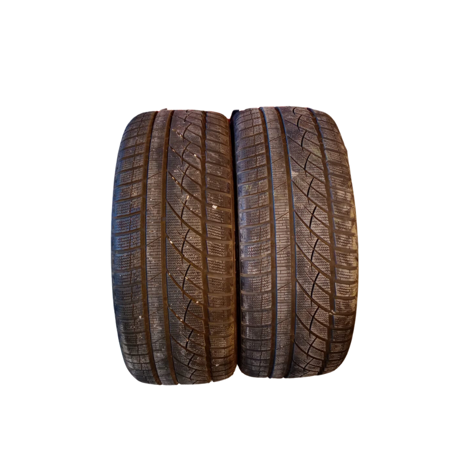 2 Gomme invernali usate MOMO 235/50 R18