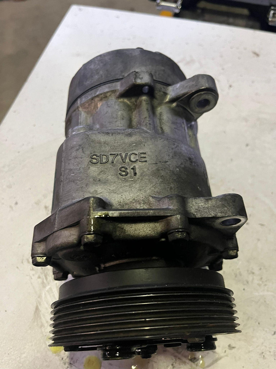 Compressore A/C VOLKSWAGEN Caddy 3° Serie