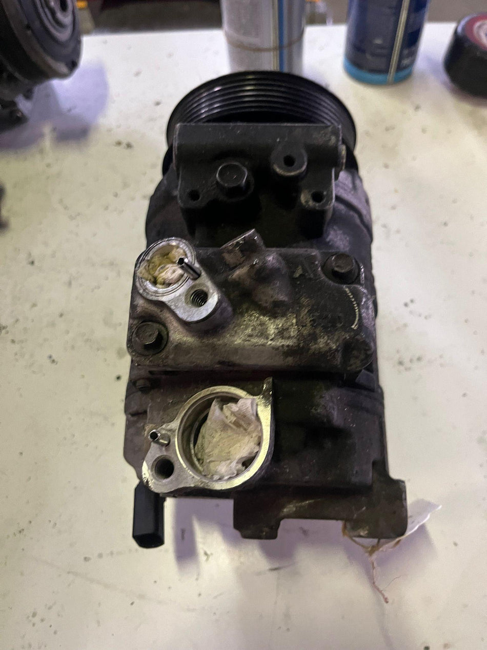 Compressore A/C VOLKSWAGEN Golf 5 Berlina (03>08)