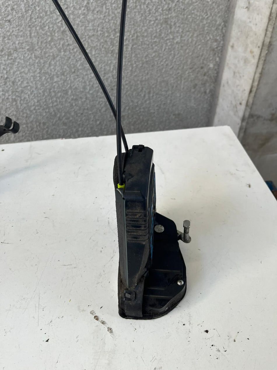 Serratura Posteriore destra TOYOTA Yaris Serie (05>08)