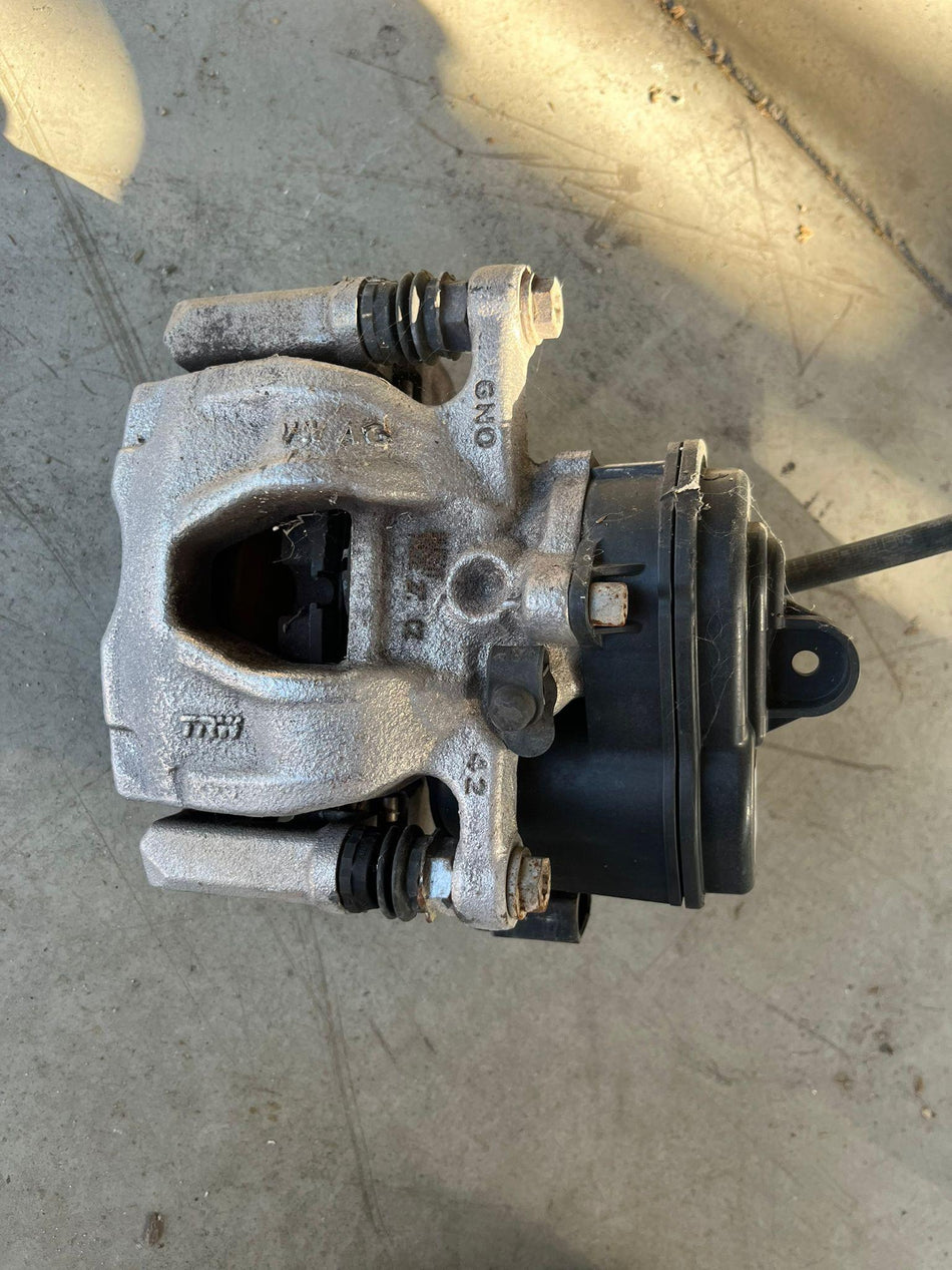 Pinza Freno Posteriore Sinistra AUDI A4 Berlina (8W2) (15>)