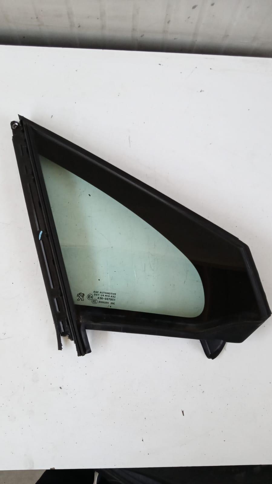 Vetro fisso posteriore SX PEUGEOT 2008 1° Serie