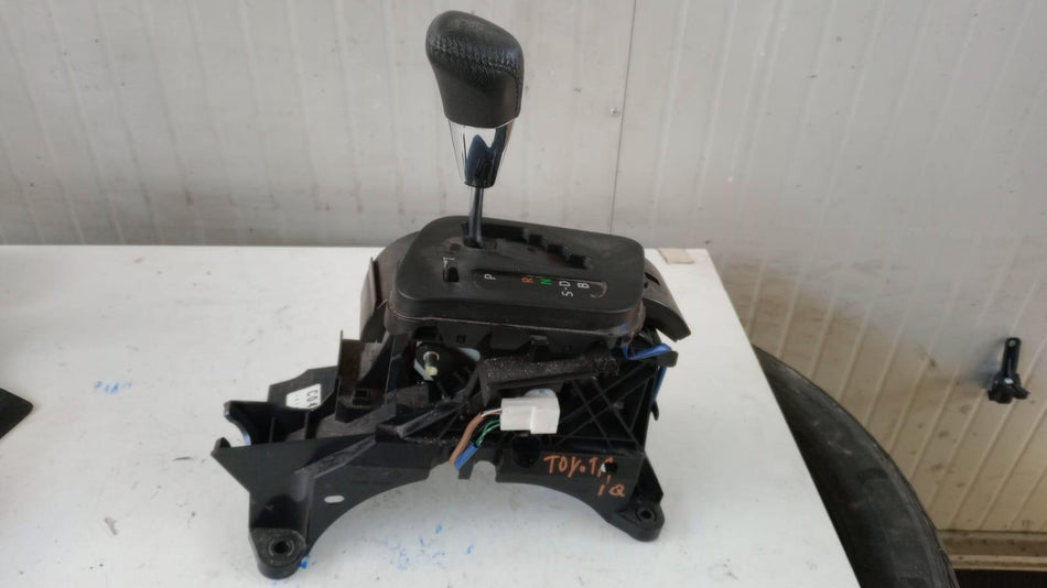 Leva cambio con pomello e cuffia TOYOTA IQ 1° Serie