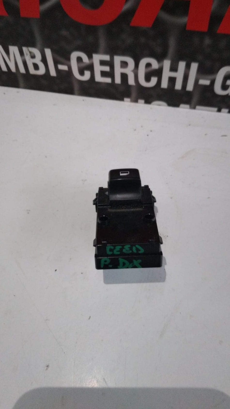 Pulsantiera Posteriore Destra KIA CEED Sportwagon Serie (CD) (18>)