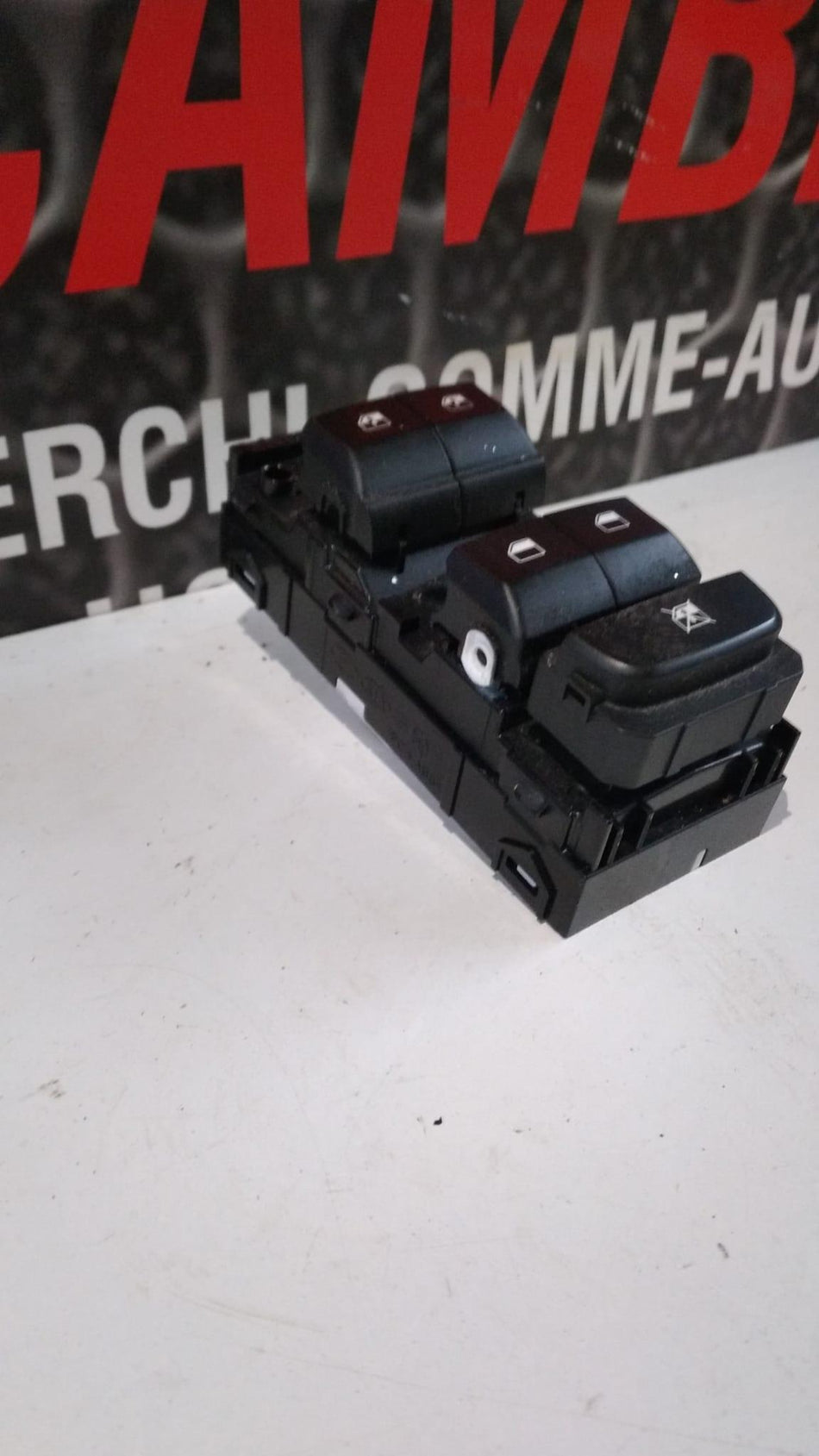 Pulsantiera Anteriore Sinistra KIA CEED Sportwagon Serie (CD) (18>)