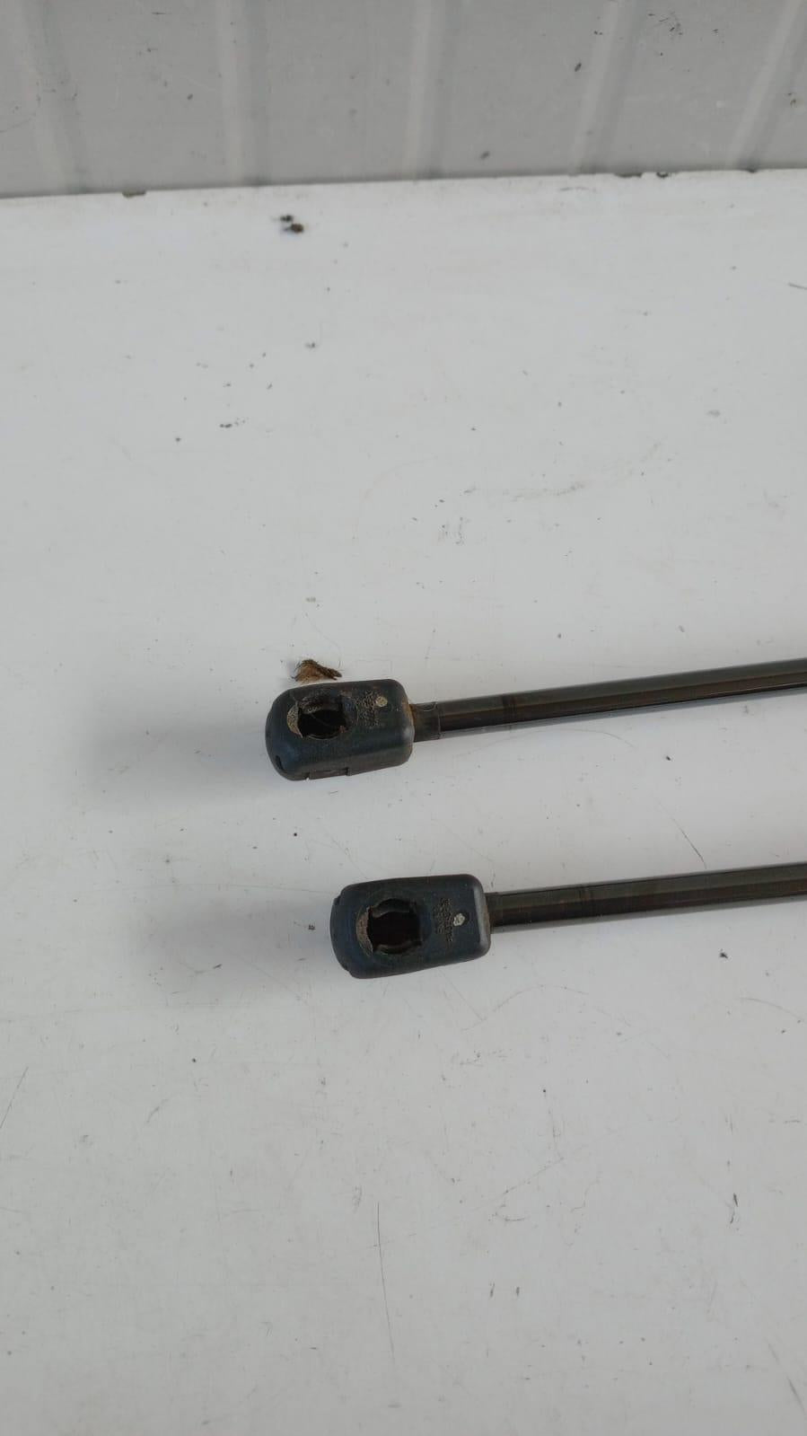 Pistoncini cofano Post. KIA Carens Serie (13>18)