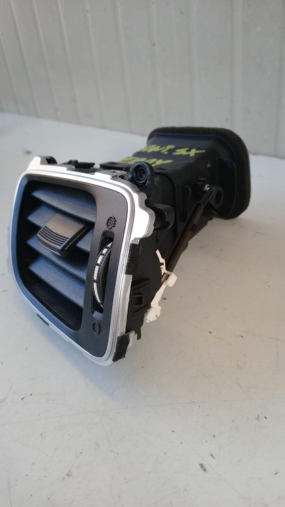 Bocchetta aria cruscotto SX KIA Carens Serie (13>18)