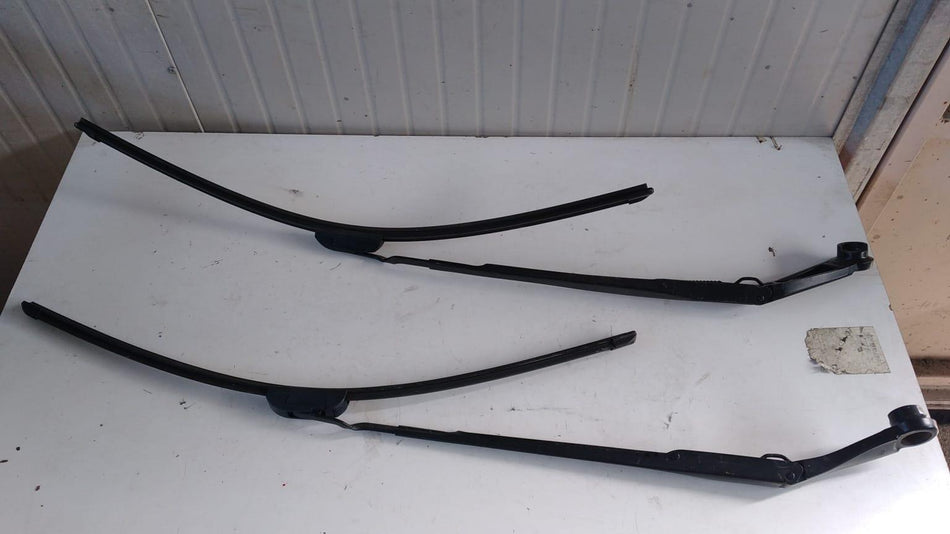 Bracci Tergi ant. KIA Carens Serie (13>18)