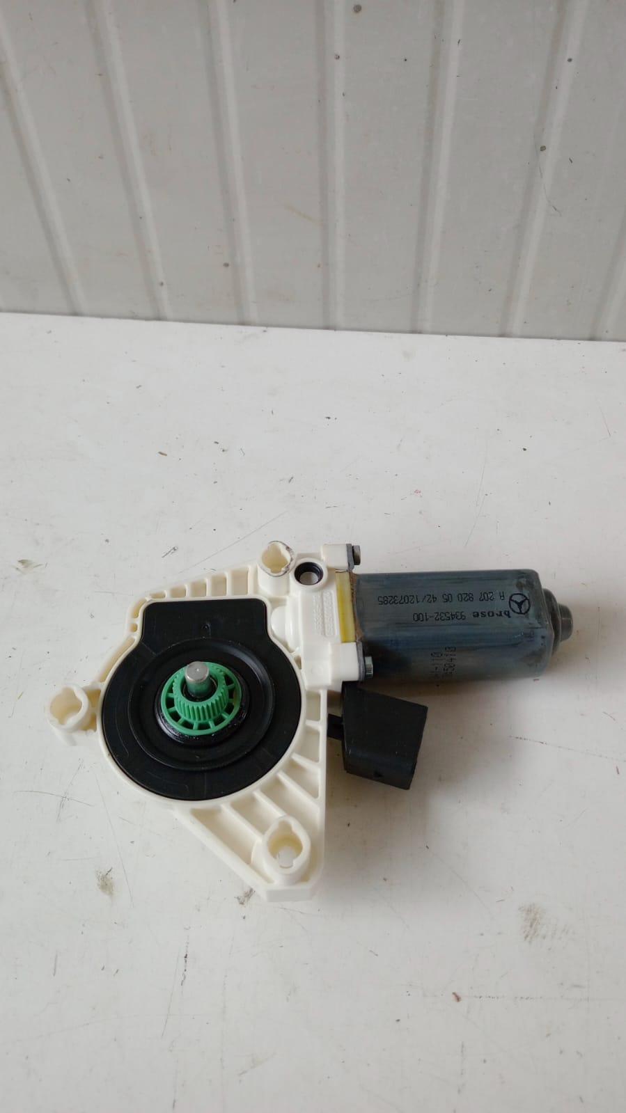 Motorino Alzavetro anteriore destra MERCEDES CLS W218