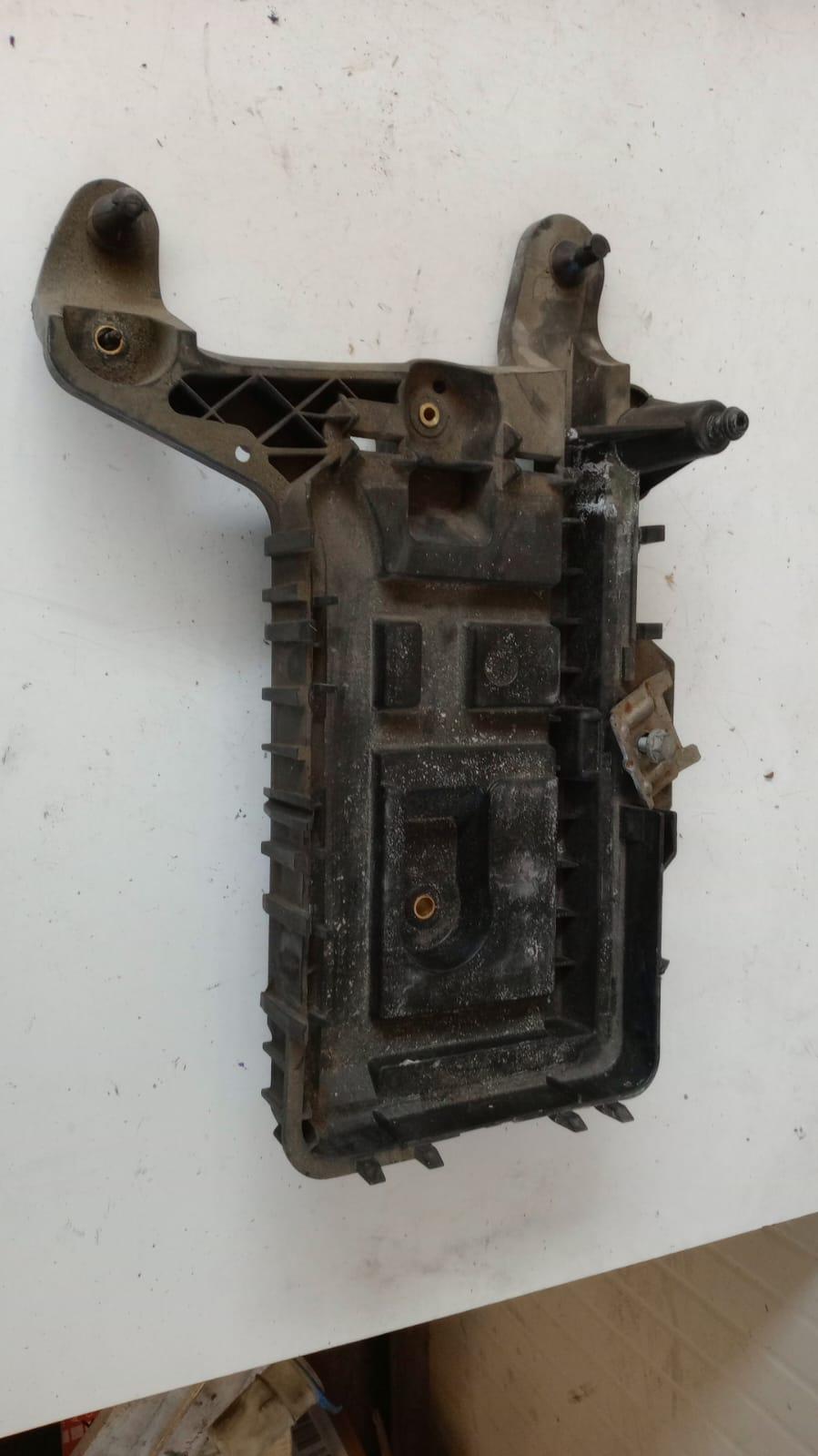 Alloggio Batteria AUDI A3 Serie (8P1) (08>12)