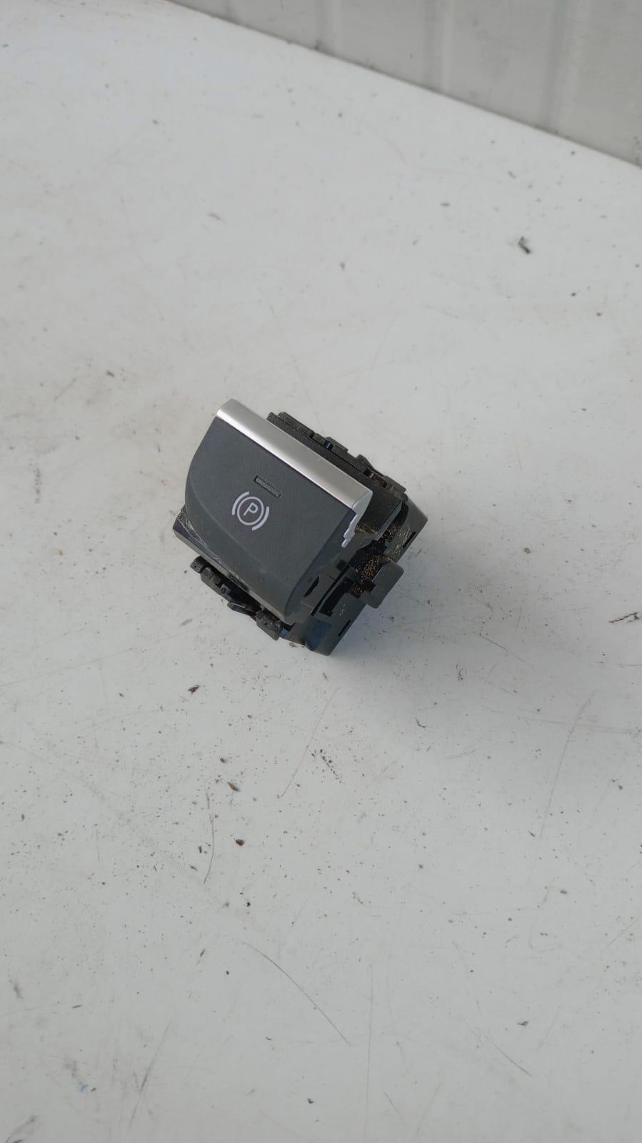 Pulsante freno di stazionamento AUDI A3 RS3 Serie (8V) (12>20)