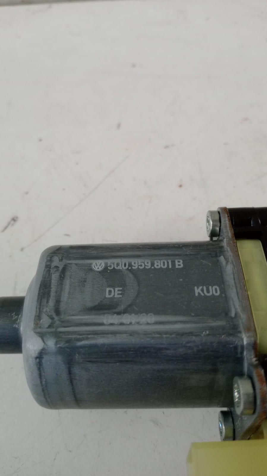 Motorino Alzavetro anteriore destra AUDI A3 RS3 Serie (8Y) (19>)