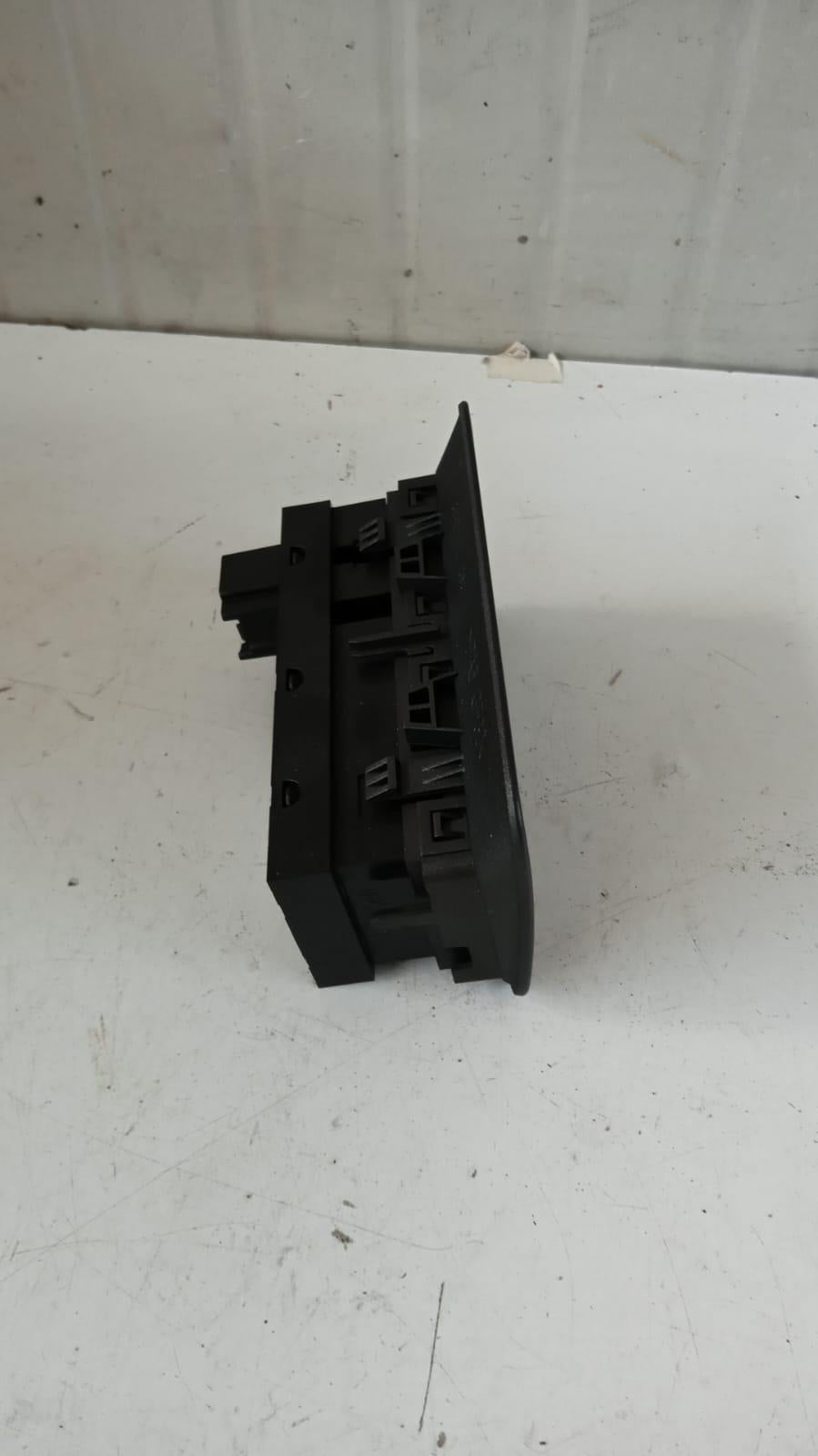 Pulsante apertura portellone posteriore LAND ROVER Range Rover Evoque 1° Serie