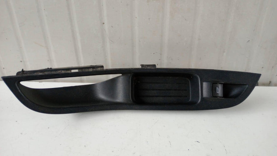 Pulsante alzavetro anteriore dx FORD Focus Berlina 6° Serie